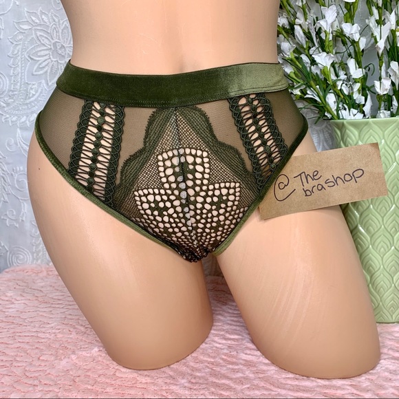 XS S Victoria’s Secret Very Sexy Cheeky Panty - Picture 2 of 2
